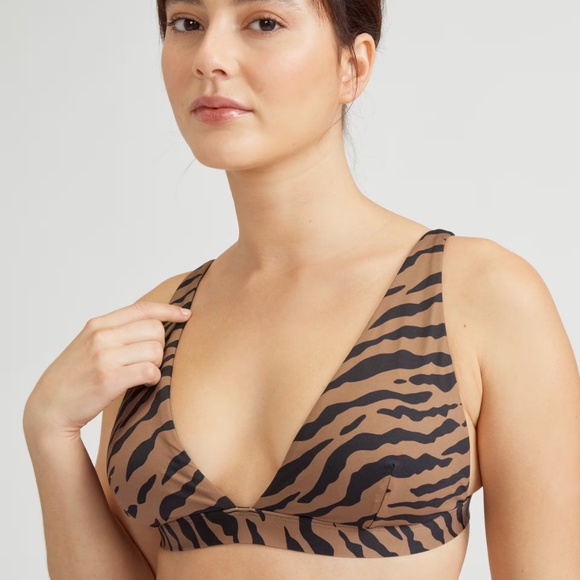 Everlane Plunge Triangle Swim Top - Picture 3 of 5